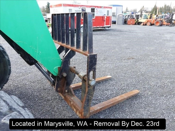 2012-jlg-8042-image-5