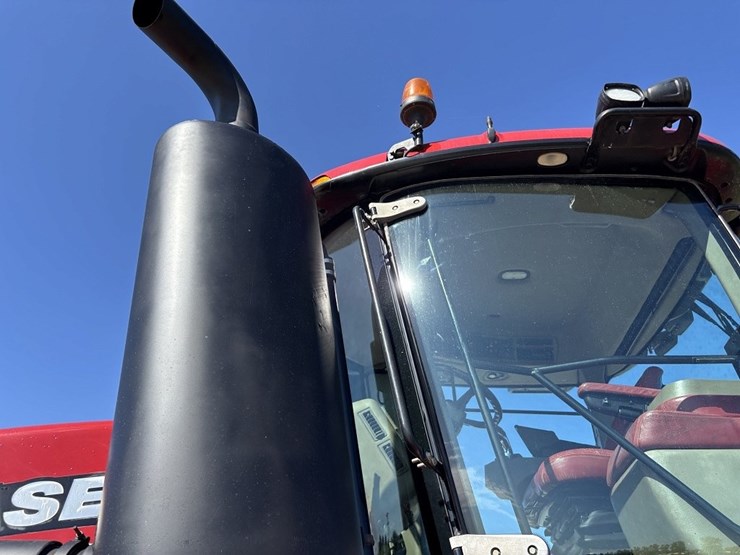 2013-case-ih-600-image-32