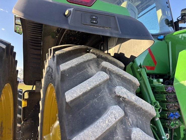 john-deere-8r-310-image-27