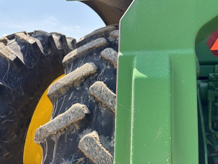 john-deere-8335r-image-27