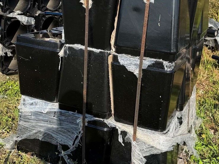 15-35ft.-commercial-black-metal-light-poles-image-5