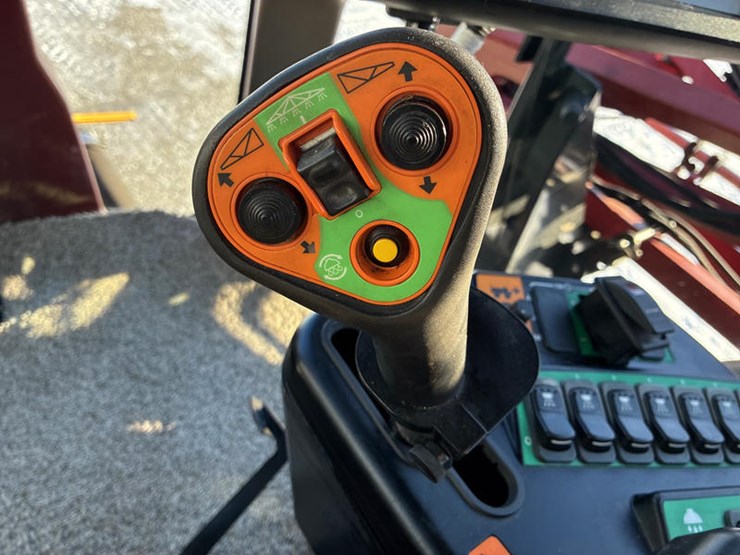 case-ih-patriot-3340-image-91