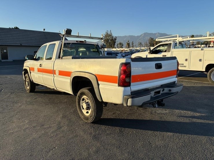 2005-chevrolet-2500-image-4