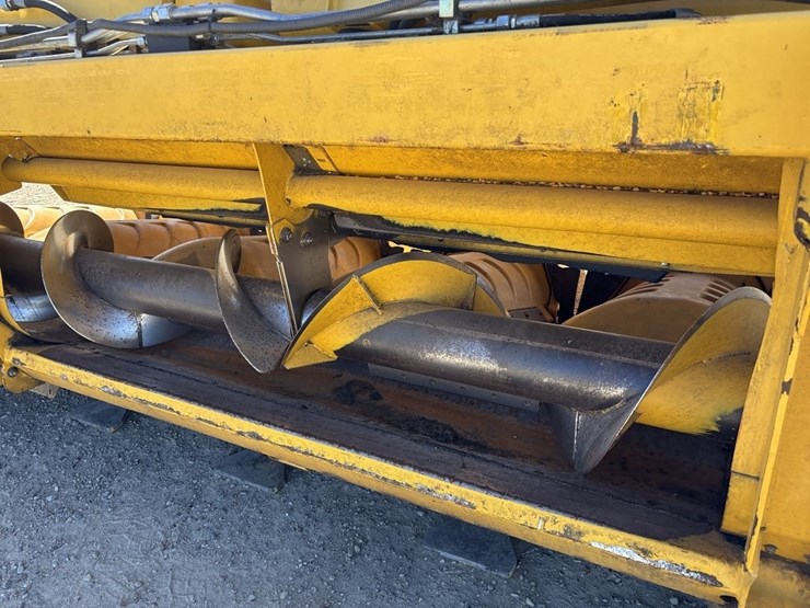 2014-new-holland-9800f-12r30"-corn-head-image-23