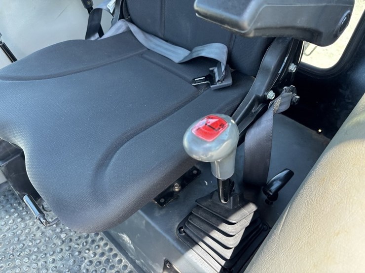 mahindra-2555-image-28