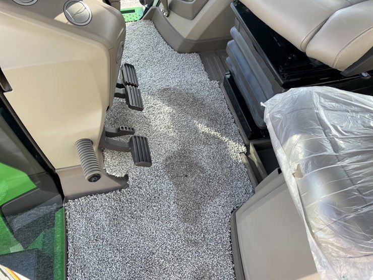 john-deere-8r-370-image-80