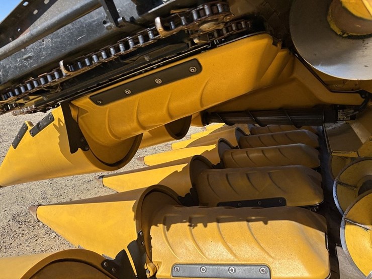 2014-new-holland-9800f-12r30"-corn-head-image-32