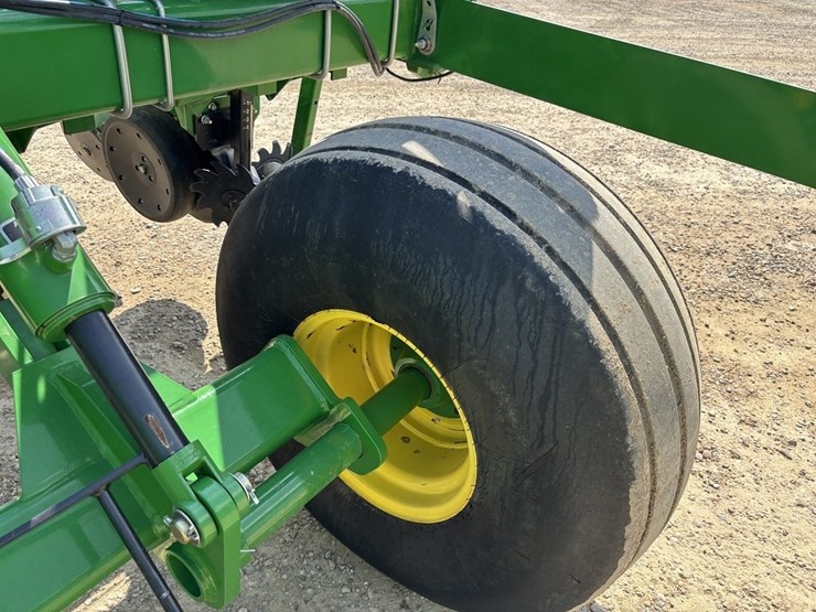 john-deere-1785-image-33