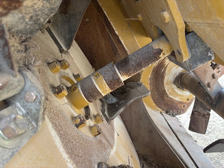 dynamic-wolverine-pull-type-ditcher-image-37