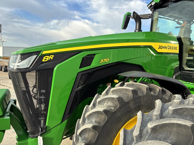 john-deere-8r-370-image-37