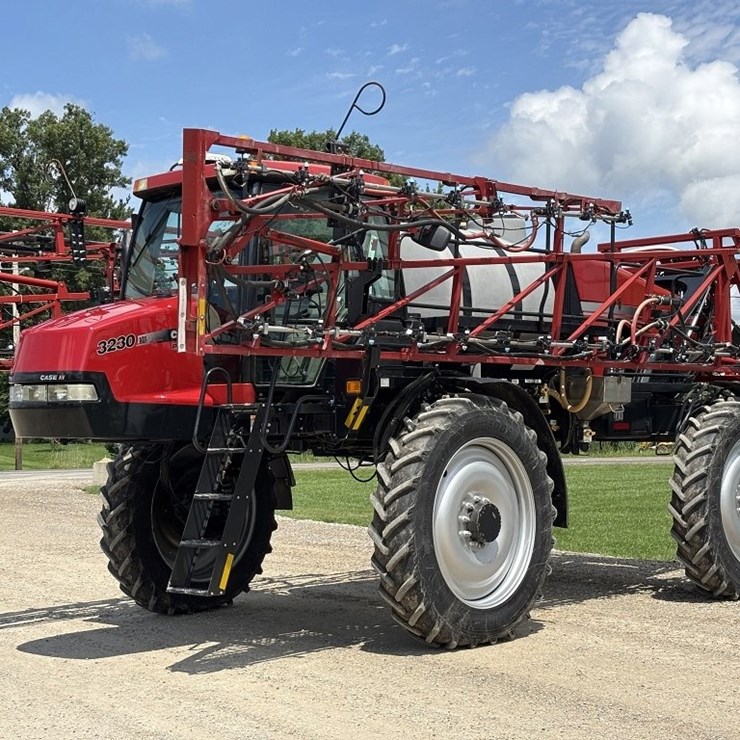 CASE IH 3230