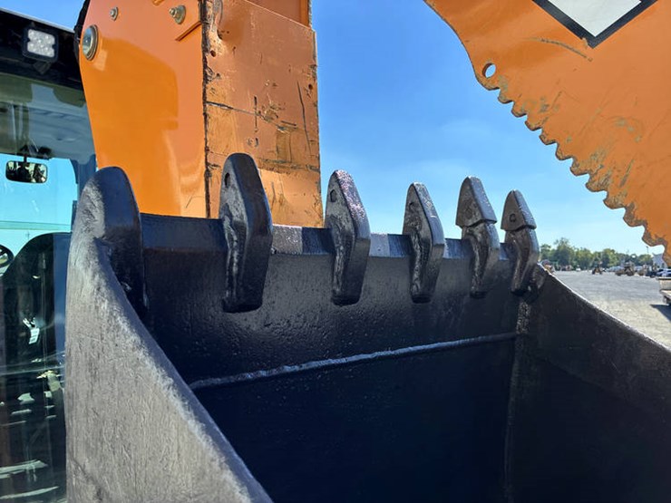 2019-case-580sn-image-41