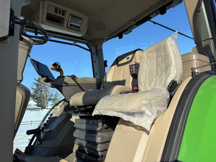 john-deere-8r-410-image-38