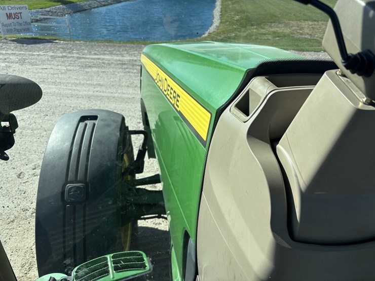 john-deere-8285r-image-45