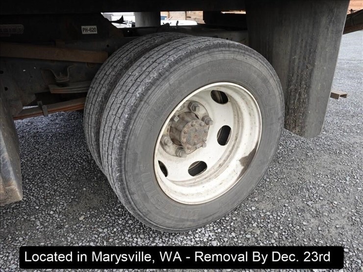 2017-isuzu-nrr-image-12