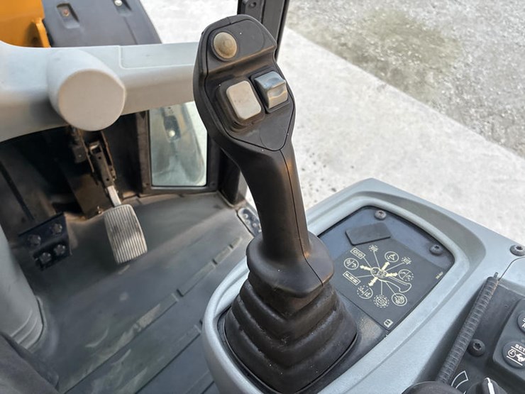 caterpillar-906m-image-64