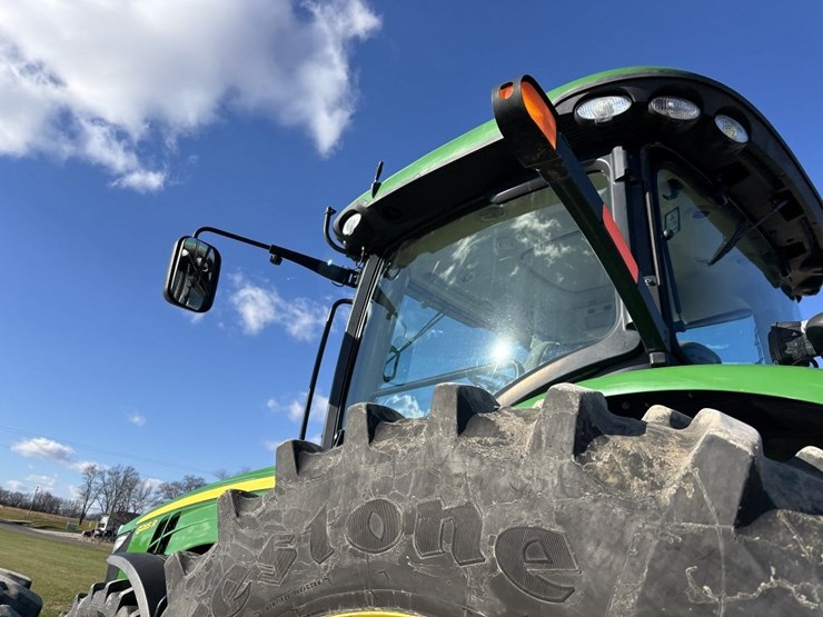 john-deere-8285r-image-30