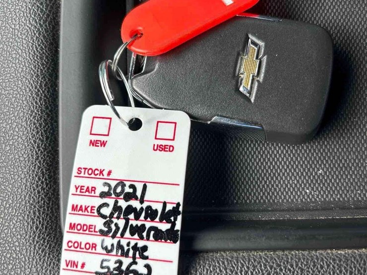 2021-chevrolet-silverado-1500-image-35