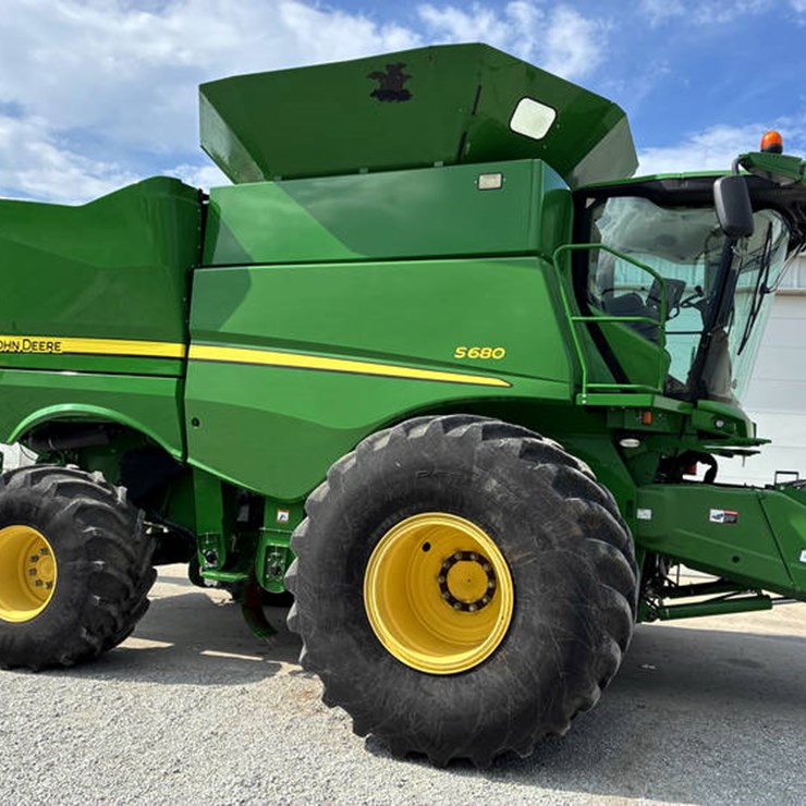 JOHN DEERE S680