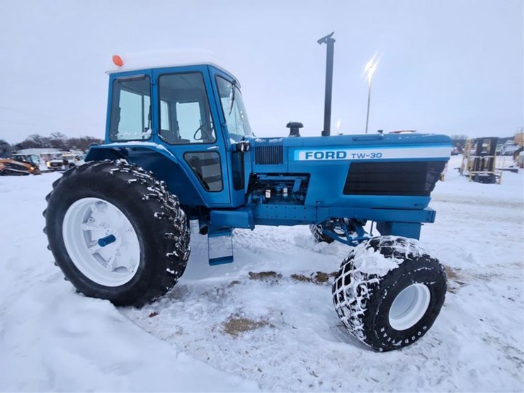 ford-tractor-image-9