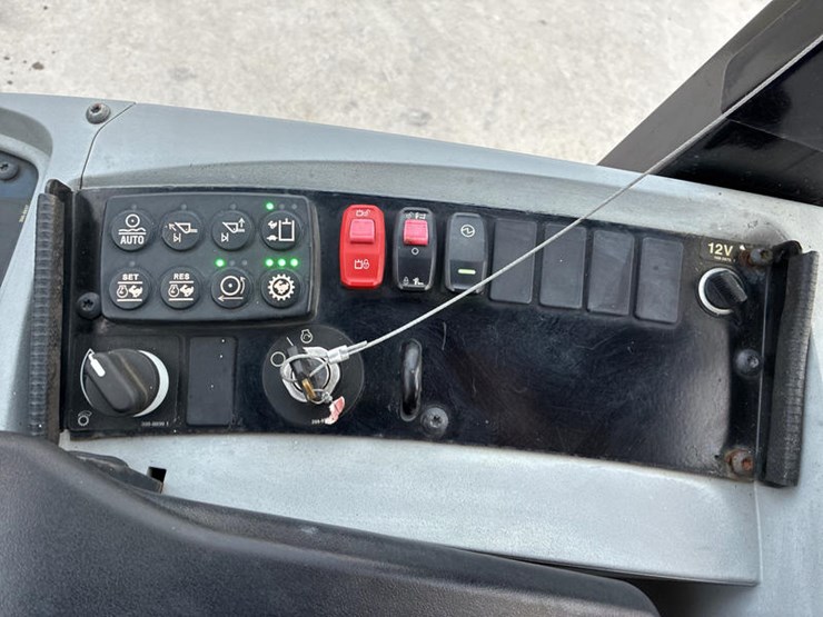 caterpillar-906m-image-65