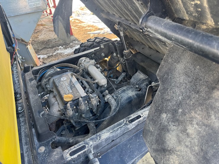 2014-john-deere-gator-image-8