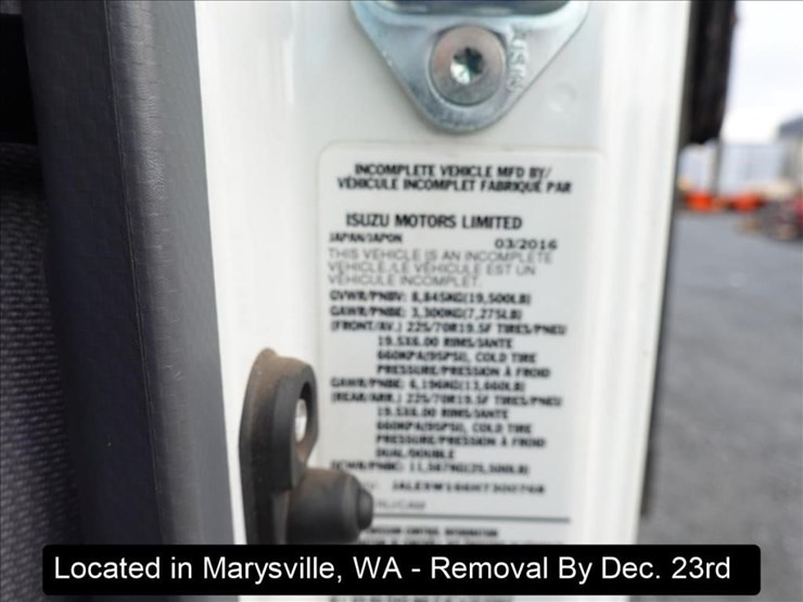 2017-isuzu-nrr-image-15