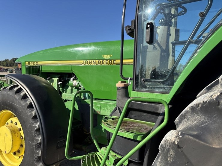 john-deere-8200-image-31