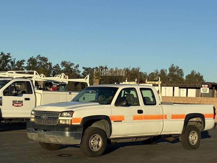 2005-chevrolet-2500-image-1