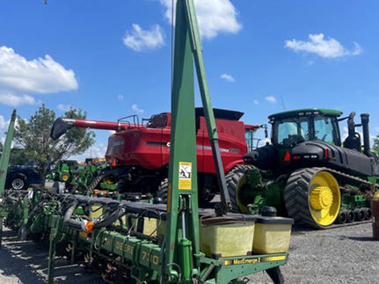 john-deere-7300-image-8