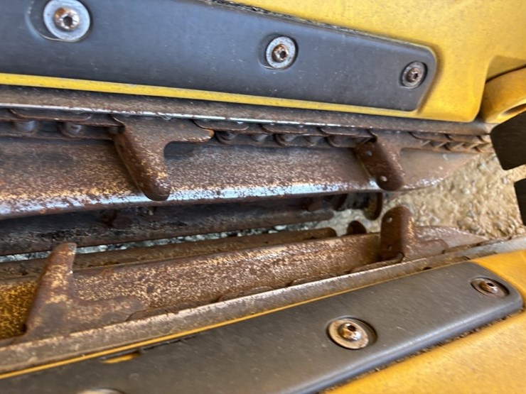 2014-new-holland-9800f-12r30"-corn-head-image-15