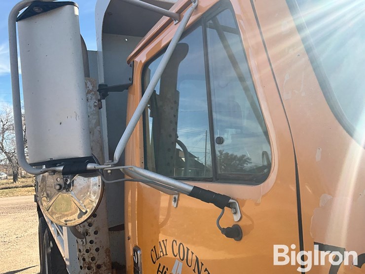 international-4900-image-9