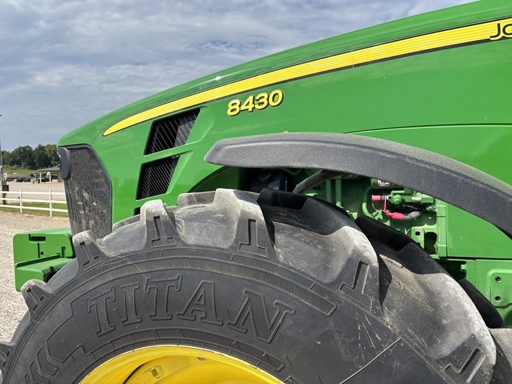 john-deere-8430-image-32
