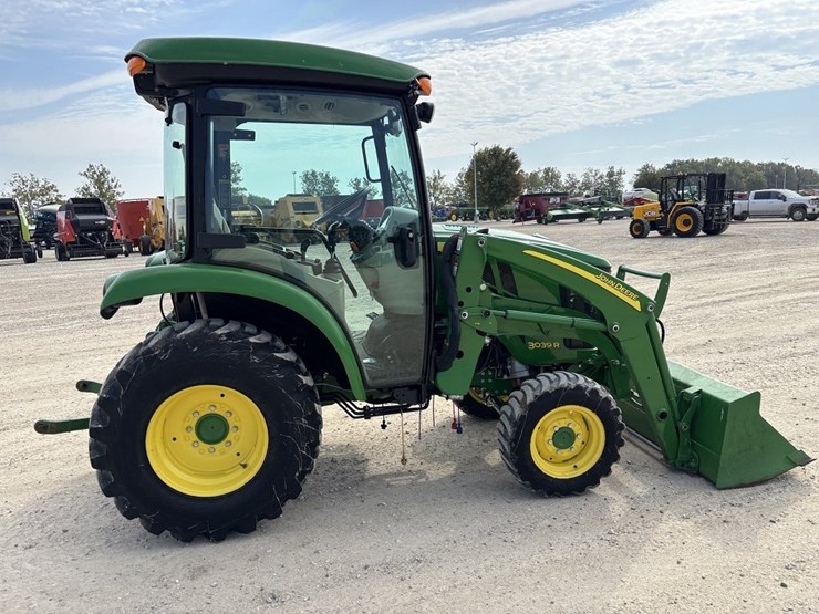 john-deere-3039r-image-6