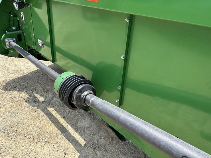 2022-john-deere-c12r-image-23