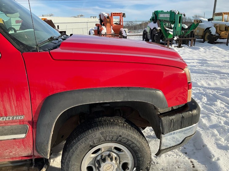 2005-chevrolet-k2500-image-40