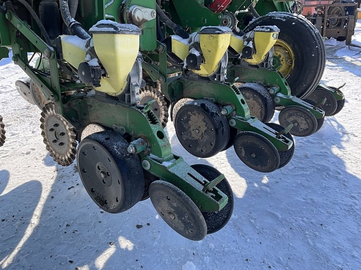john-deere-6000-image-24