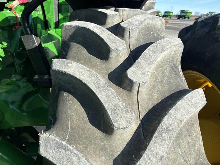 john-deere-8r-370-image-52