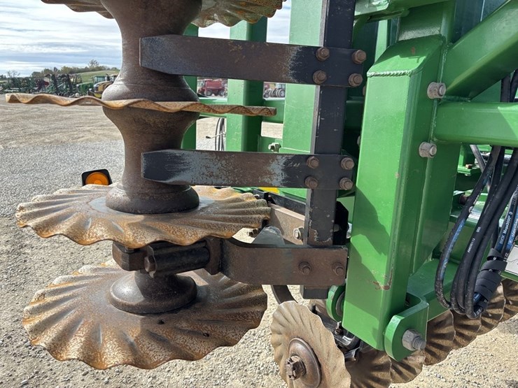 great-plains-4000tm-image-44