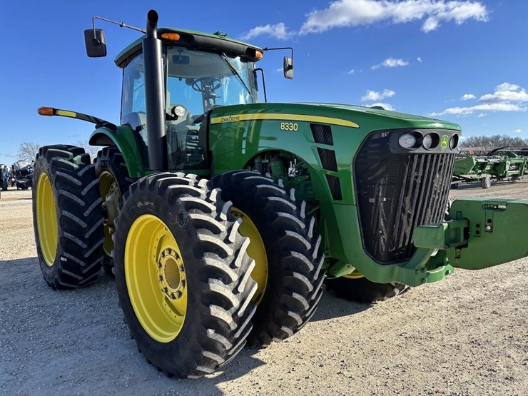 john-deere-8330-image-7