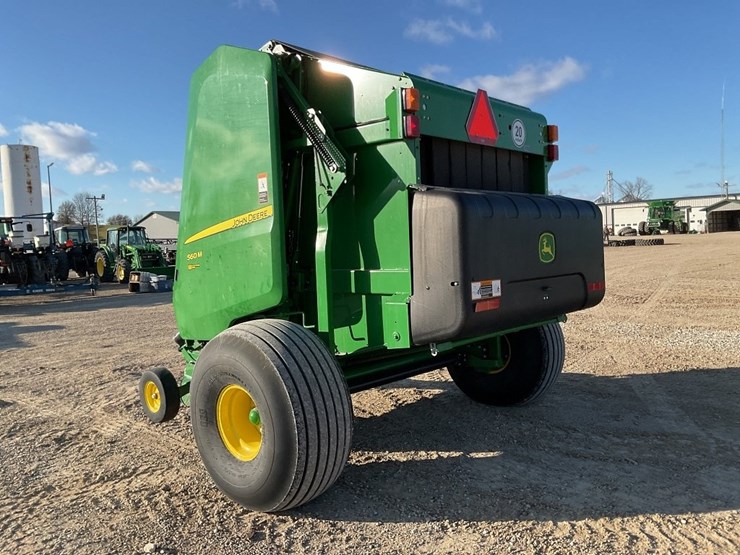 john-deere-560m-image-3