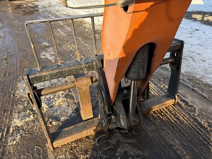 2012-jlg-g6-42a-image-13