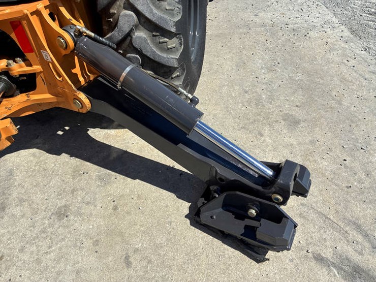 2019-case-580sn-image-92