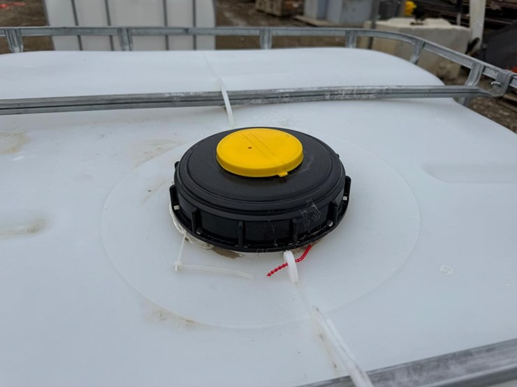 water-tank-tote-image-6