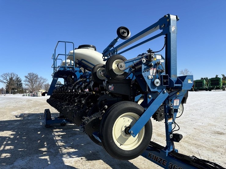 kinze-3600-image-7