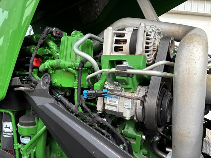 john-deere-8r-370-image-38