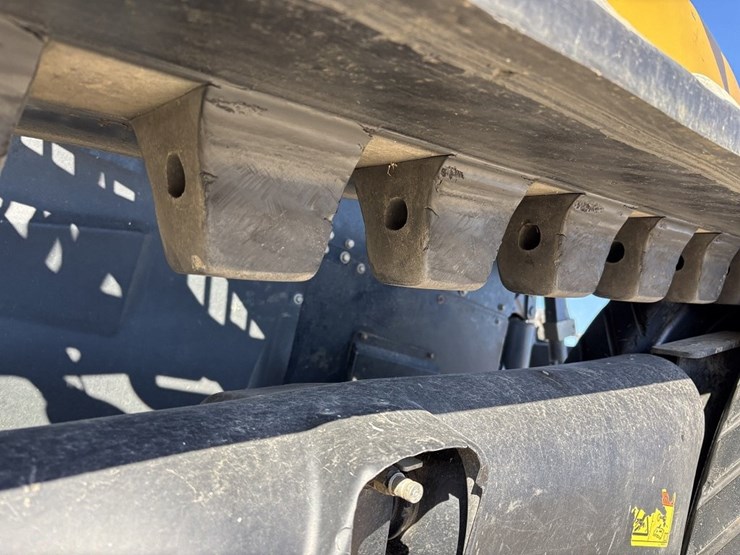 challenger-765e-track-tractor-image-35