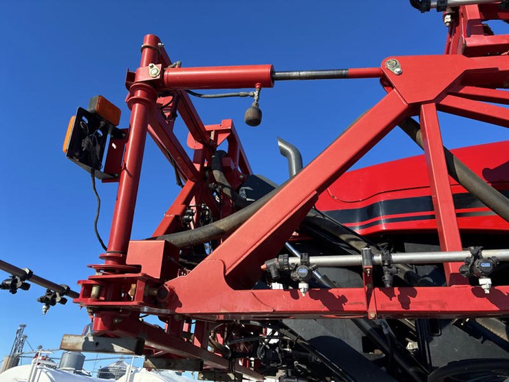 case-ih-patriot-3340-image-28