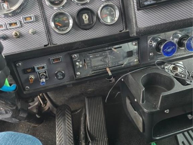 kenworth-w900-image-32