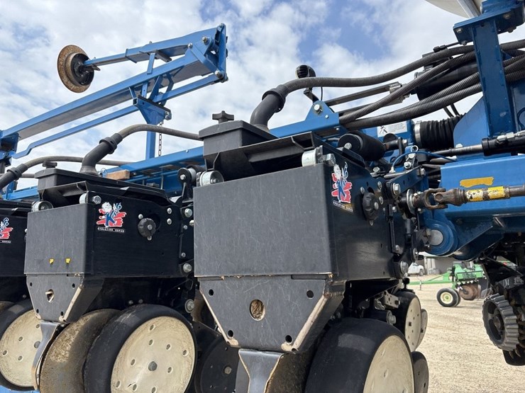 2012-kinze-3660-image-57